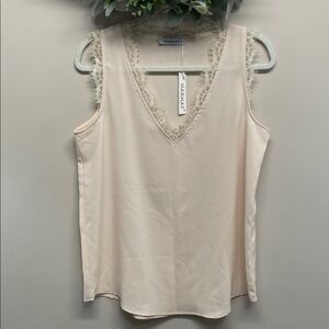 NWT Harhay Lace Trim V-Neck Sleeveless Tank Top Blouse M